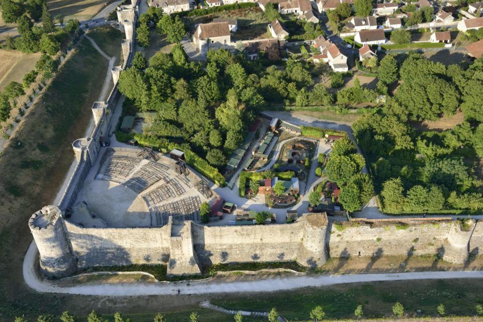 La Voulzie - Proche Centre Avec Parking Prive *